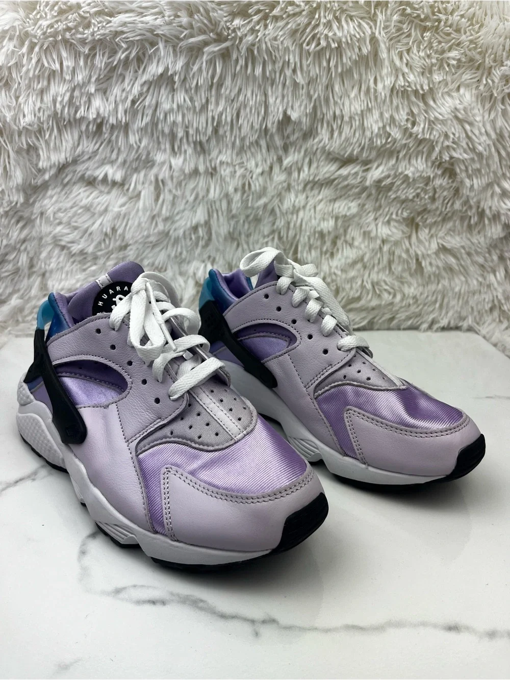 Women’s Nike Air Purple Huarachie Sneakers Size 8